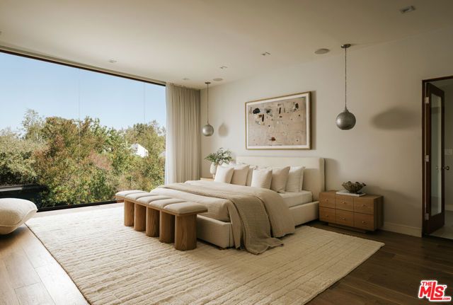 212 S Saltair Avenue, Los Angeles, CA 90049