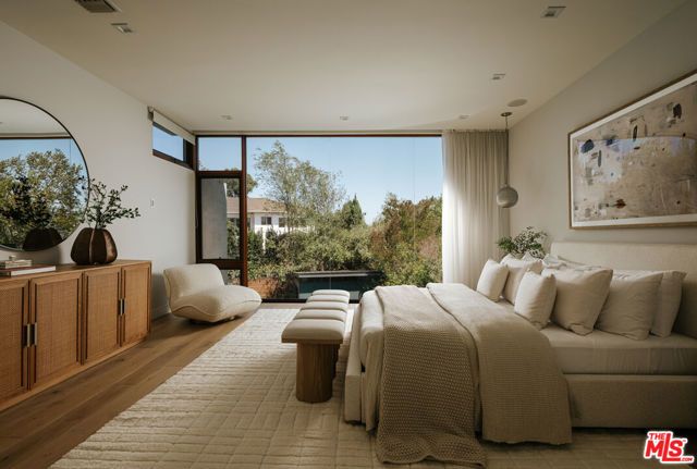 212 S Saltair Avenue, Los Angeles, CA 90049