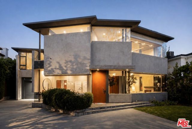 212 S Saltair Avenue, Los Angeles, CA 90049