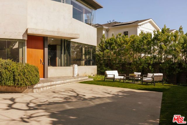 212 S Saltair Avenue, Los Angeles, CA 90049