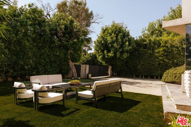 212 S Saltair Avenue, Los Angeles, CA 90049