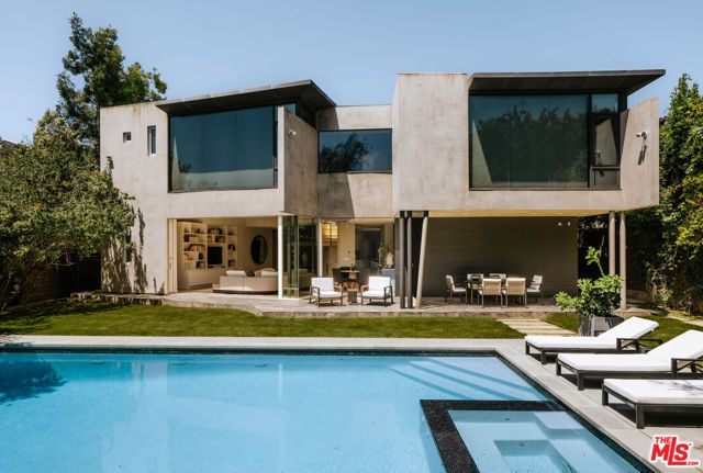 212 S Saltair Avenue, Los Angeles, CA 90049