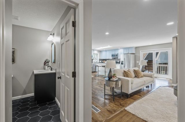 25985 Smithtown Road, Shorewood, MN 55331