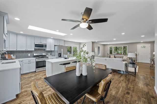 25985 Smithtown Road, Shorewood, MN 55331