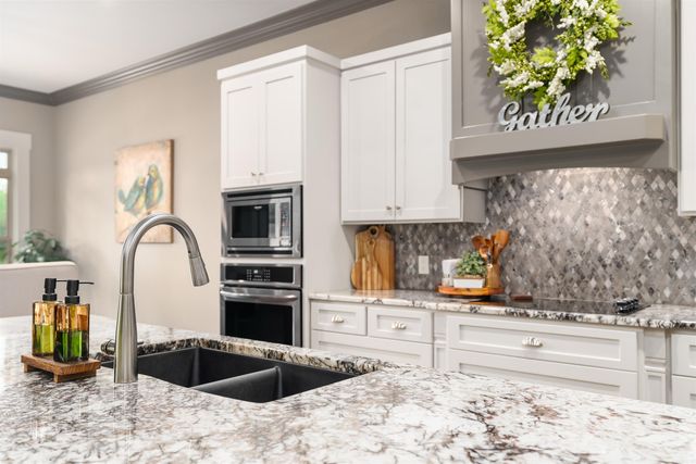 77 Alteza Drive, Hot Springs Village, AR 71909