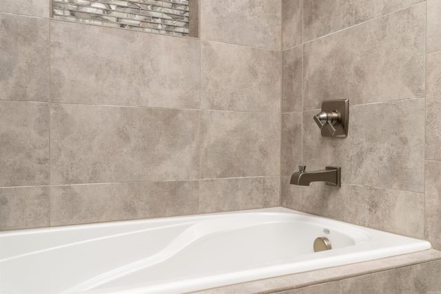 77 Alteza Drive, Hot Springs Village, AR 71909