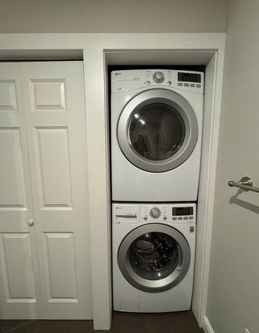 47 Bay State Rd 4R, Boston, MA 02215