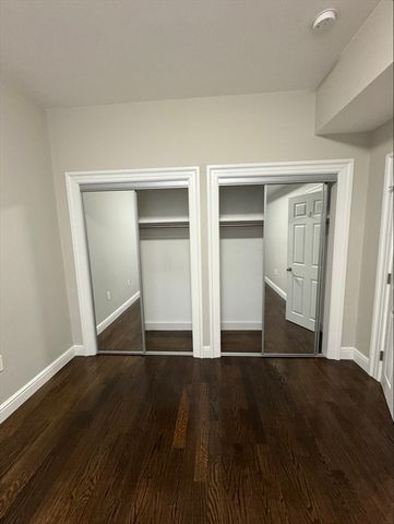 47 Bay State Rd 4R, Boston, MA 02215