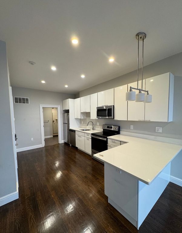 47 Bay State Rd 4R, Boston, MA 02215