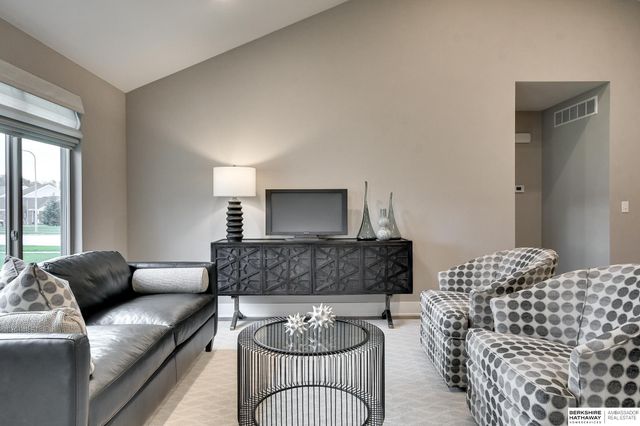 20052 Piney Creek Drive, Elkhorn, NE 68022