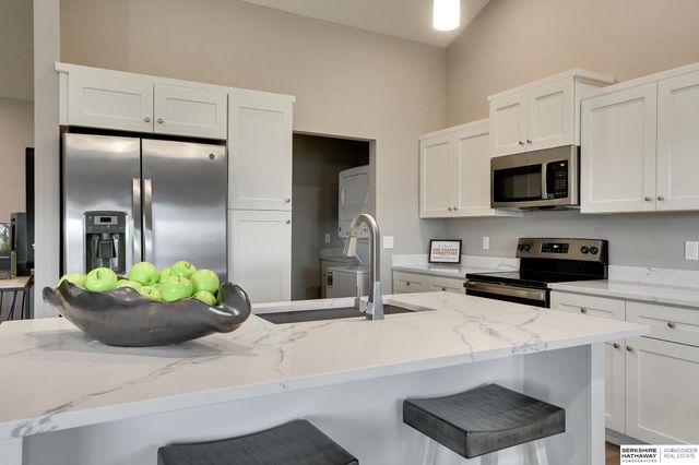 20052 Piney Creek Drive, Elkhorn, NE 68022
