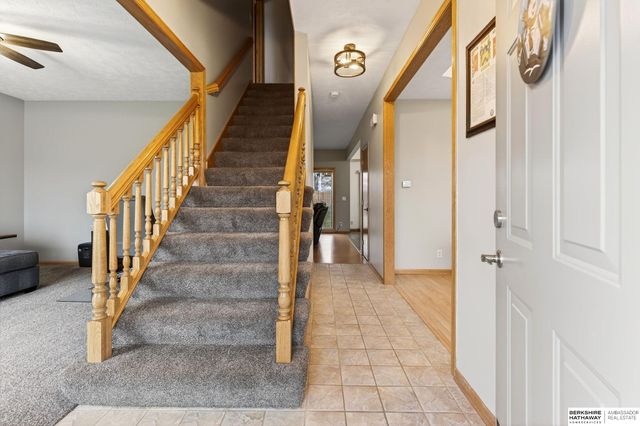 2009 Aberdeen Drive, Papillion, NE 68133