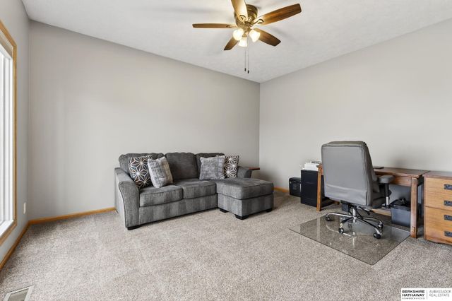 2009 Aberdeen Drive, Papillion, NE 68133