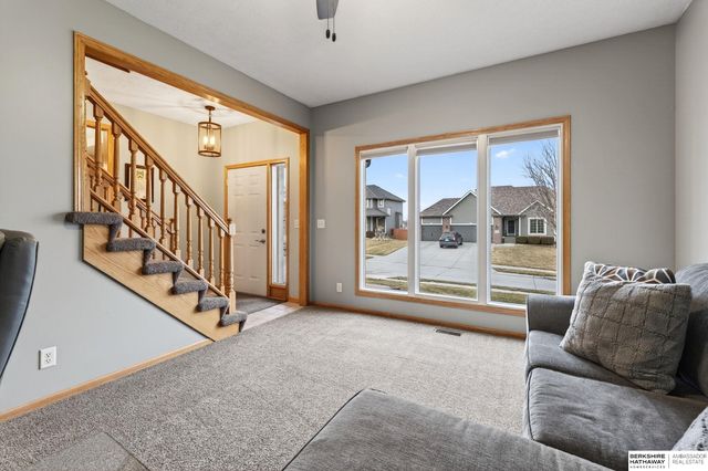 2009 Aberdeen Drive, Papillion, NE 68133