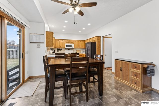 2009 Aberdeen Drive, Papillion, NE 68133