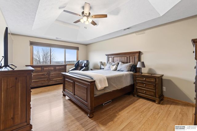 2009 Aberdeen Drive, Papillion, NE 68133