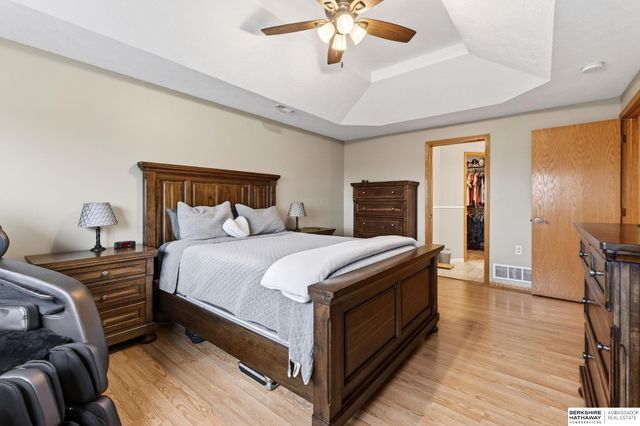 2009 Aberdeen Drive, Papillion, NE 68133