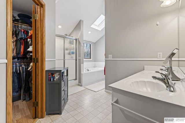 2009 Aberdeen Drive, Papillion, NE 68133