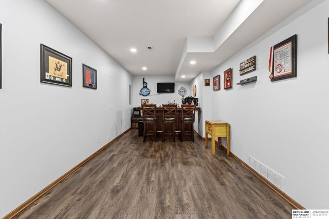 2009 Aberdeen Drive, Papillion, NE 68133