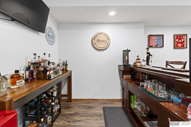 2009 Aberdeen Drive, Papillion, NE 68133