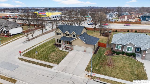 2009 Aberdeen Drive, Papillion, NE 68133