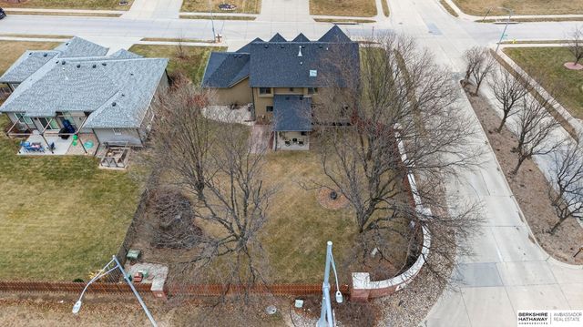 2009 Aberdeen Drive, Papillion, NE 68133