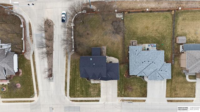 2009 Aberdeen Drive, Papillion, NE 68133
