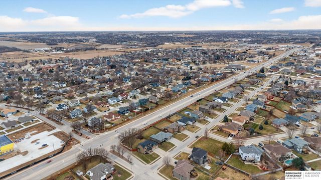 2009 Aberdeen Drive, Papillion, NE 68133