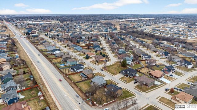 2009 Aberdeen Drive, Papillion, NE 68133