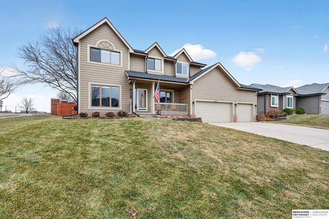 2009 Aberdeen Drive, Papillion, NE 68133