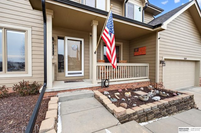 2009 Aberdeen Drive, Papillion, NE 68133