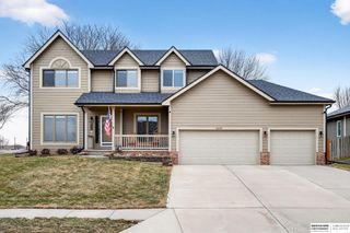 2009 Aberdeen Drive, Papillion, NE 68133