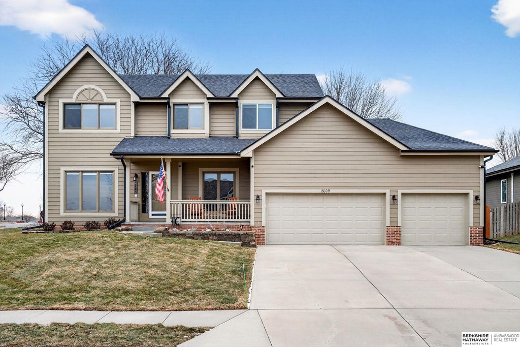 2009 Aberdeen Drive, Papillion, NE 68133