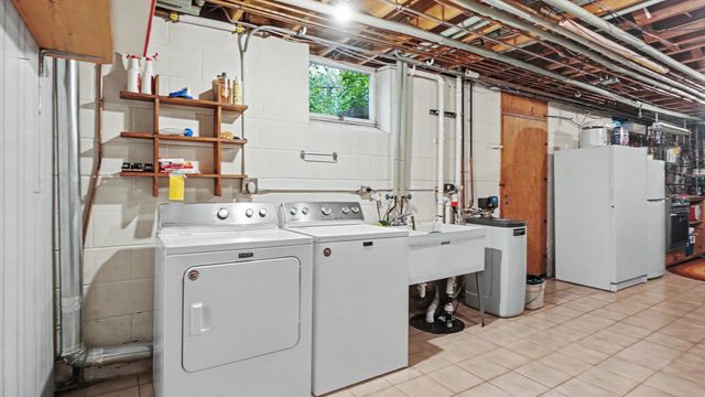 3081 Laverne Court N, Lake Elmo, MN 55042