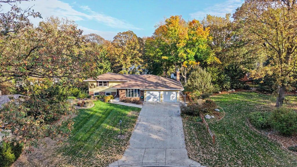 3081 Laverne Court N, Lake Elmo, MN 55042 — exterior