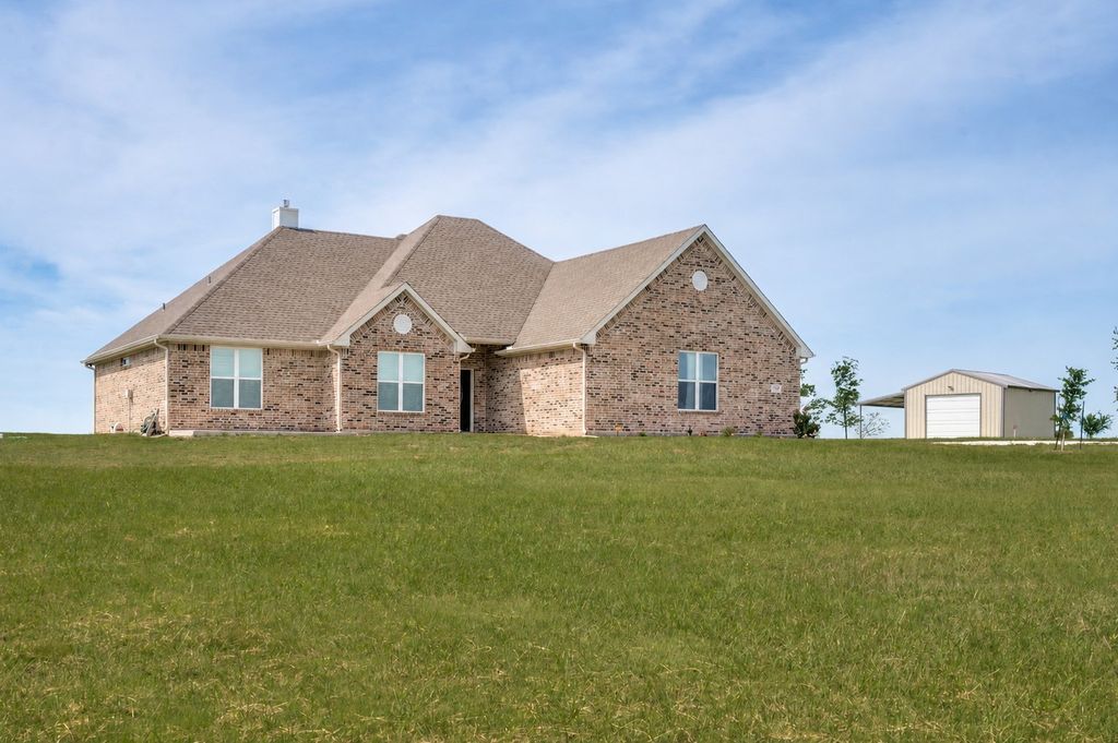 360 Private Road 4000, Gainesville, TX 76240