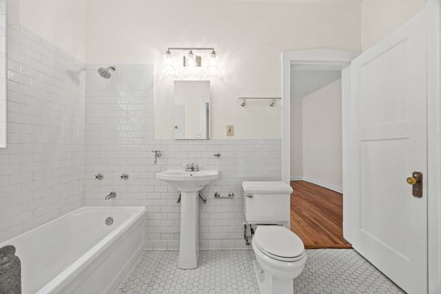 1223 E Hyde Park Boulevard 3, Chicago, IL 60615