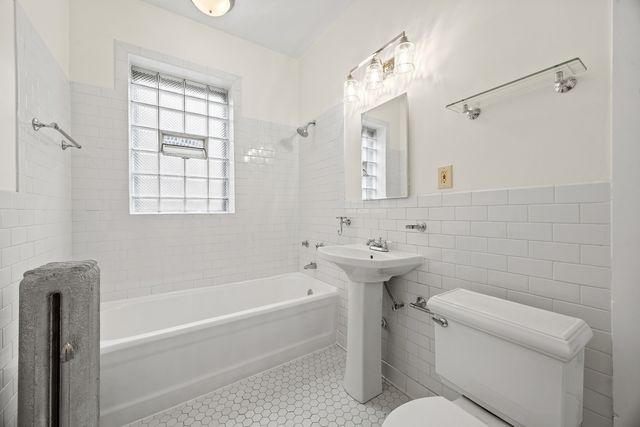 1223 E Hyde Park Boulevard 3, Chicago, IL 60615