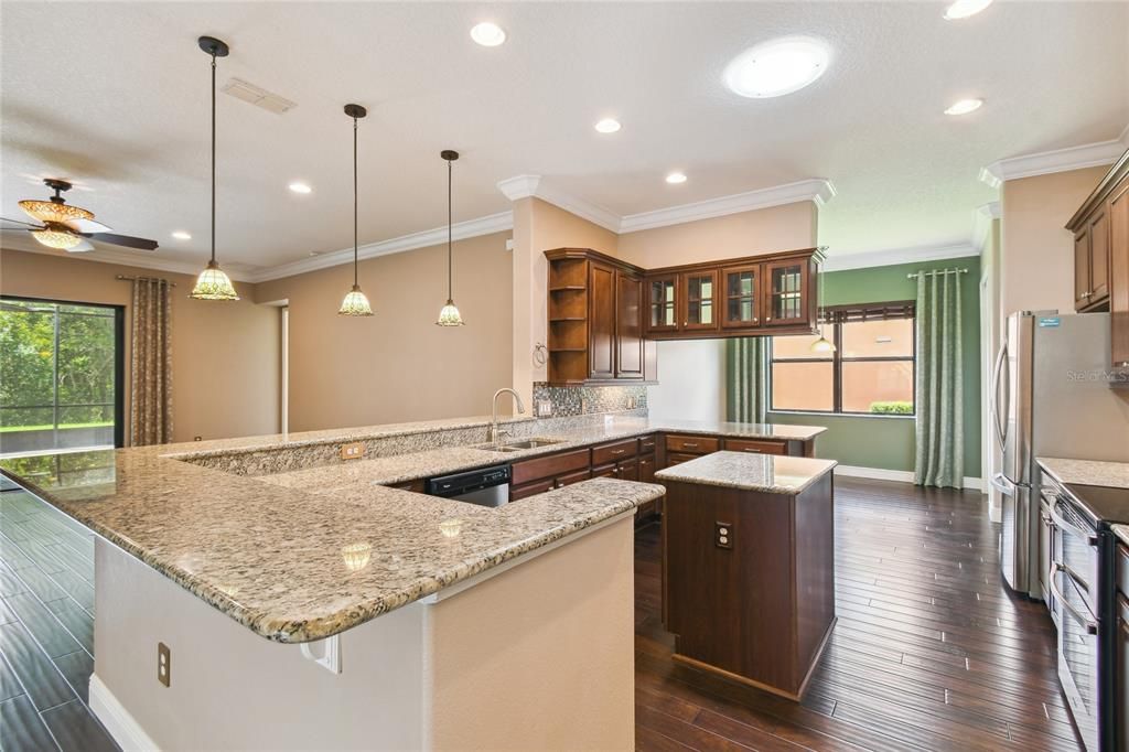Image 13 of property listing at 448 FOUNTAIN VALLEY LN, Poinciana, FL 34759