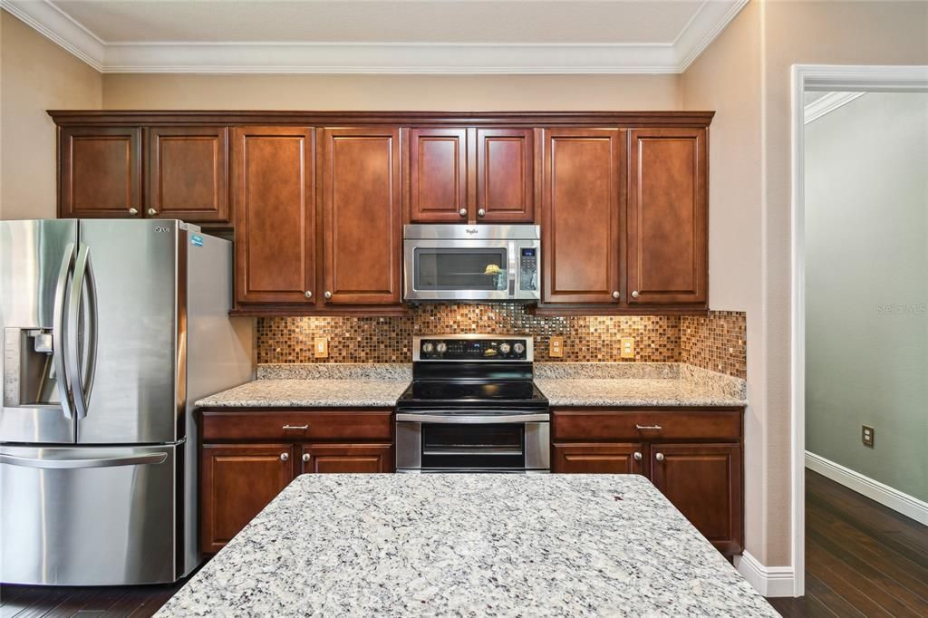 Image 16 of property listing at 448 FOUNTAIN VALLEY LN, Poinciana, FL 34759