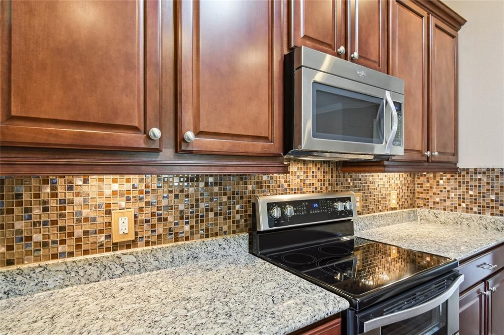 Image 18 of property listing at 448 FOUNTAIN VALLEY LN, Poinciana, FL 34759