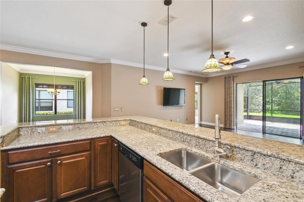 Image 19 of property listing at 448 FOUNTAIN VALLEY LN, Poinciana, FL 34759