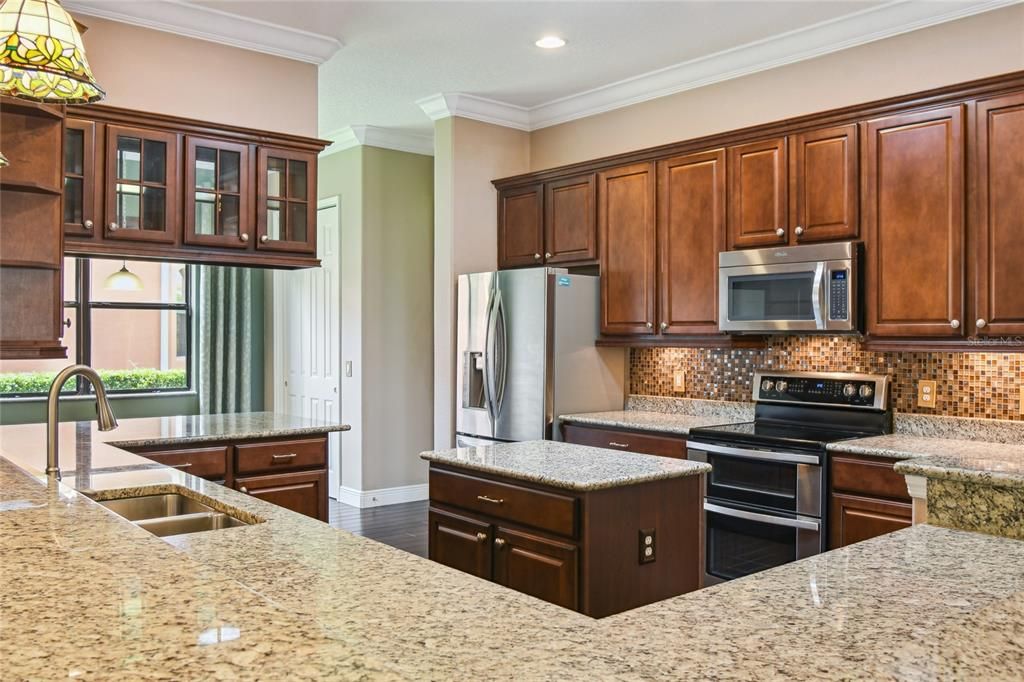 Image 20 of property listing at 448 FOUNTAIN VALLEY LN, Poinciana, FL 34759