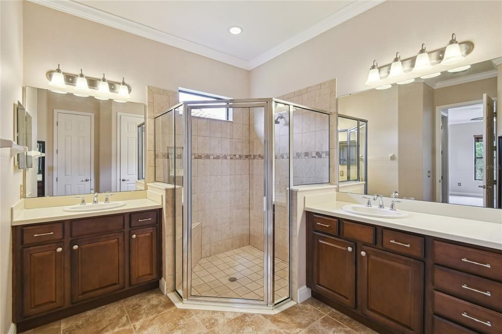 Image 35 of property listing at 448 FOUNTAIN VALLEY LN, Poinciana, FL 34759