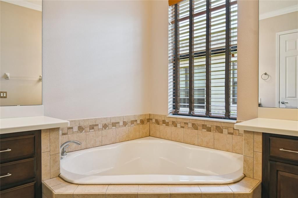 Image 50 of property listing at 448 FOUNTAIN VALLEY LN, Poinciana, FL 34759