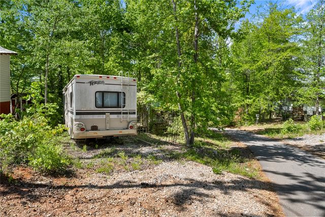 110 & 112 Whitby Way, Westminster, SC 29693