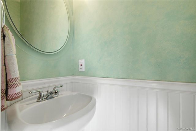 3039 Mitchell Road, Westhampton Beach, NY 11978