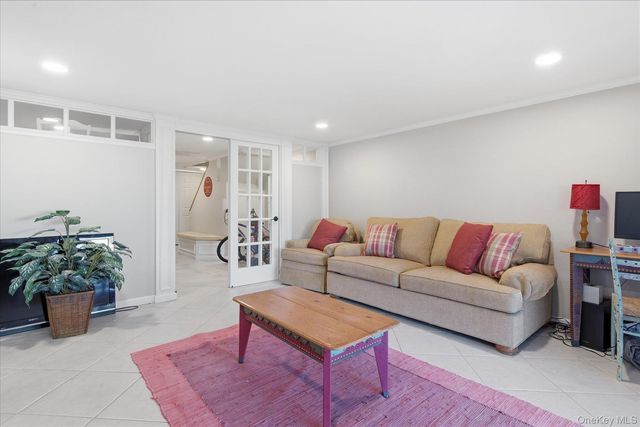 3039 Mitchell Road, Westhampton Beach, NY 11978