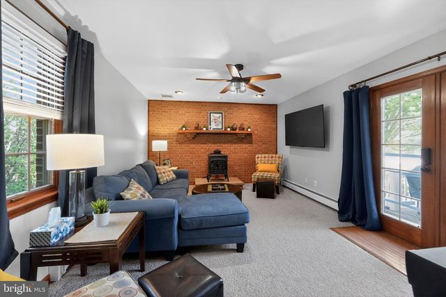 37 RIDLEY AVE, Aldan, PA 19018