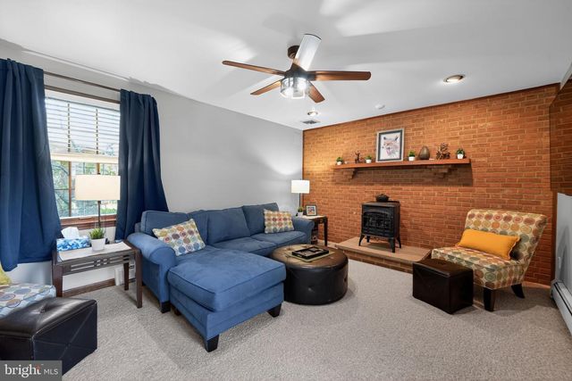 37 RIDLEY AVE, Aldan, PA 19018